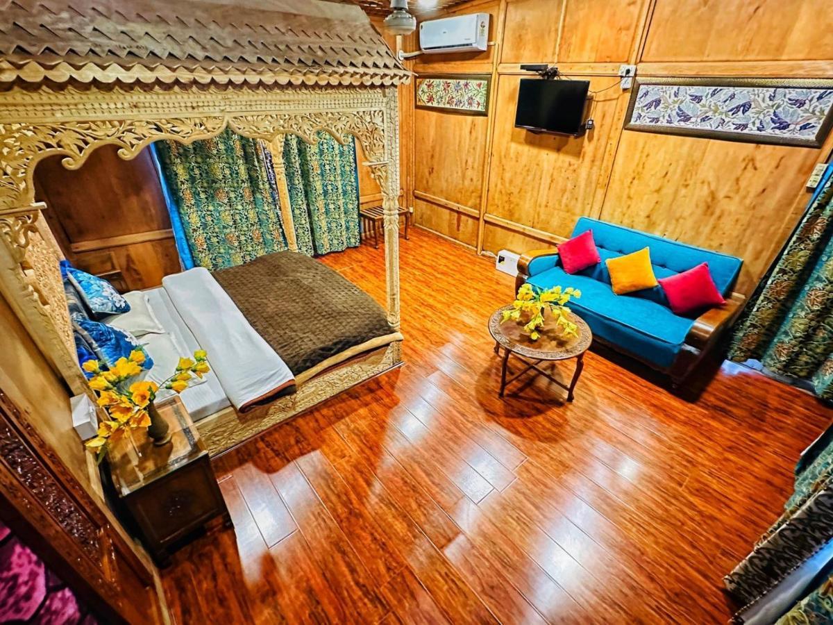 Hayat Group Of Houseboats Srīnagar Exterior foto